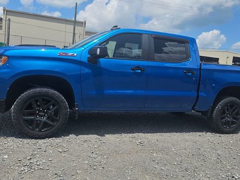 Used 2022 Chevrolet Silverado 1500 LT Trail Boss w/ LT Trail Boss Premium Package AWD/4WD image 1
