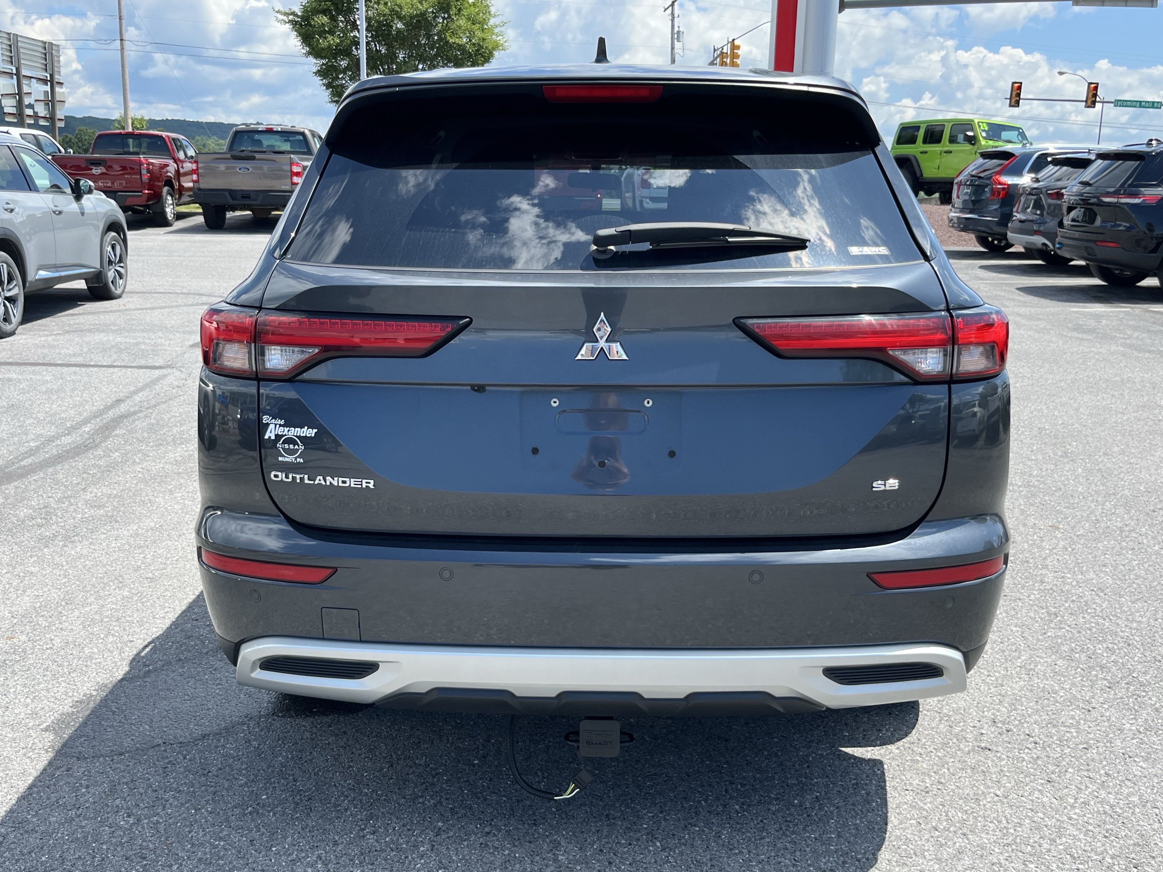 Used 2024 Mitsubishi Outlander SE AWD/4WD image 7