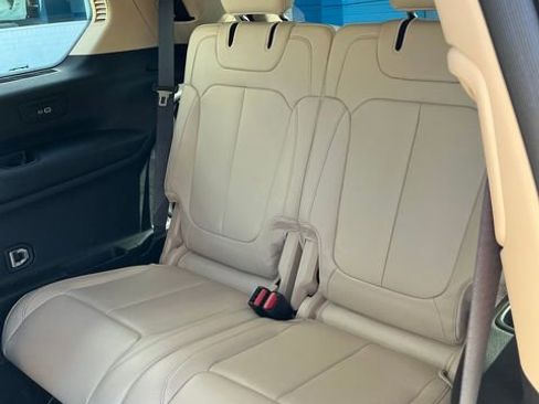 Used 2022 Jeep Grand Cherokee L Limited w/ Black Appearance Package image 13