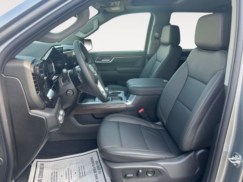 New 2026 GMC Sierra 1500 SLT w/ SLT Premium Package AWD/4WD image 9