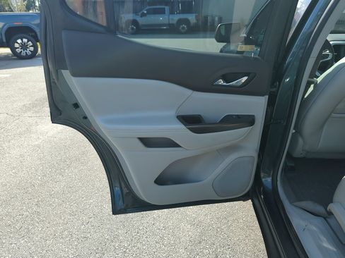 Used 2019 GMC Acadia SLT w/ LPO, Floor Liner Package FWD image 28