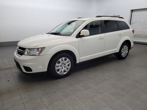 Used 2019 Dodge Journey SE image 2