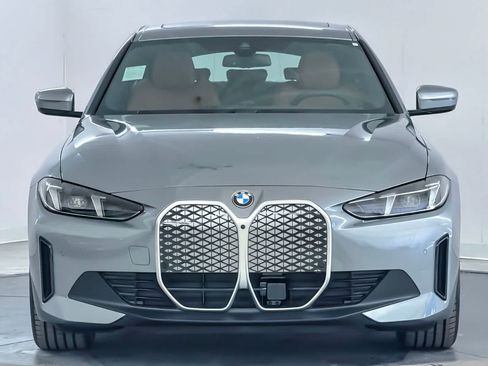 New 2026 BMW i4 eDrive40 w/ Parking Assistance Package RWD image 10