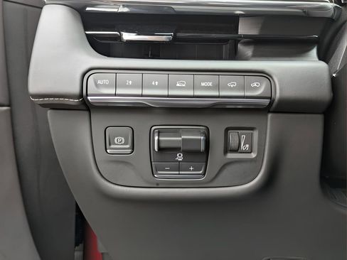 Used 2024 Cadillac Escalade Sport Platinum w/ LPO, ONYX Package image 20