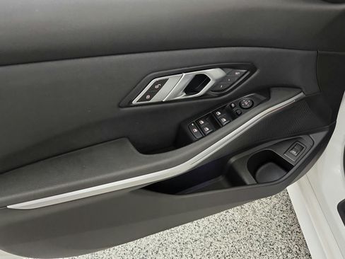 Used 2021 BMW 330i Sedan w/ Convenience Package RWD image 19