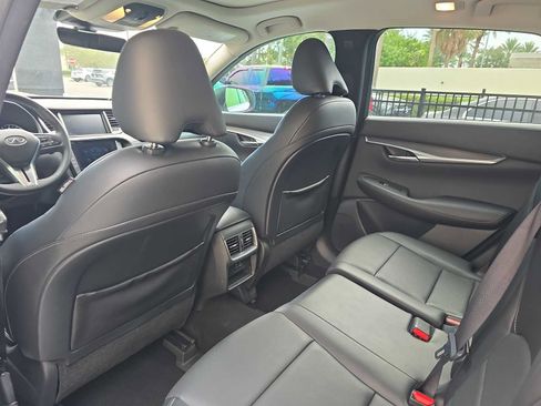 Used 2023 INFINITI QX50 Luxe FWD image 10