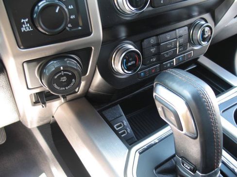 Used 2019 Ford F150 Platinum w/ Equipment Group 701A Luxury AWD/4WD image 48