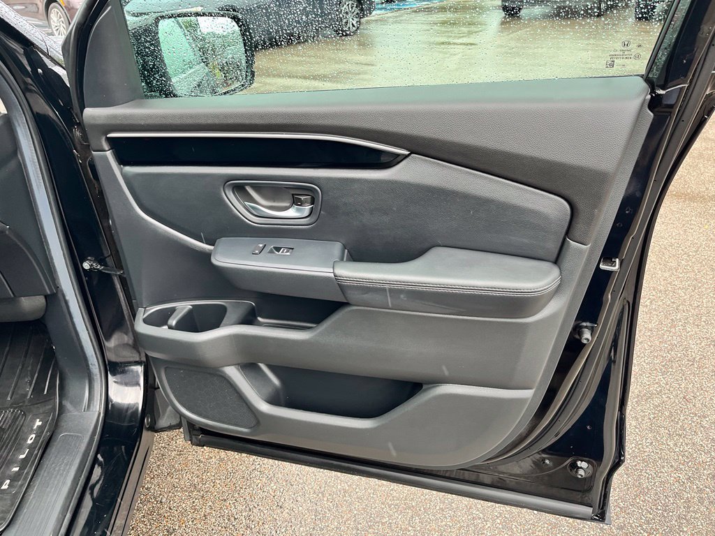 Used 2025 Honda Pilot EX-L image 9