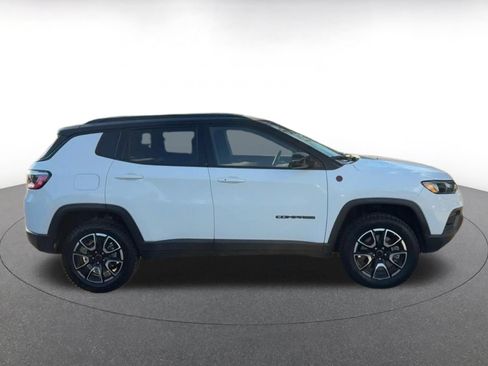 Used 2025 Jeep Compass Trailhawk AWD/4WD image 15