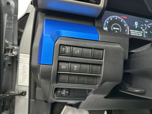 Used 2025 Toyota Tacoma TRD Off-Road image 30