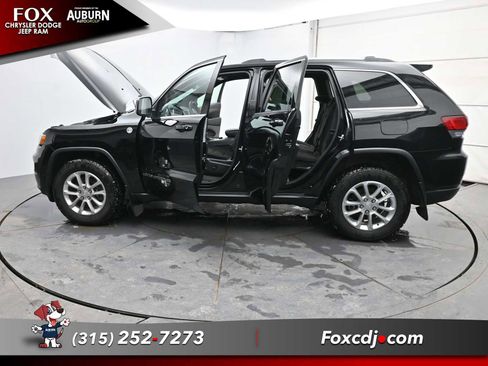 Used 2021 Jeep Grand Cherokee Laredo image 34