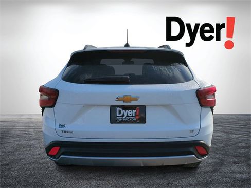 Certified 2025 Chevrolet Trax LT image 5