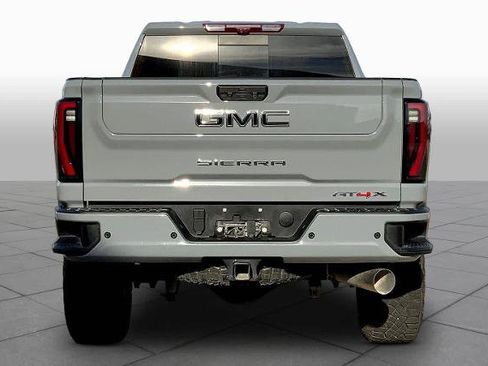 Used 2025 GMC Sierra 2500 AT4X AWD/4WD image 5