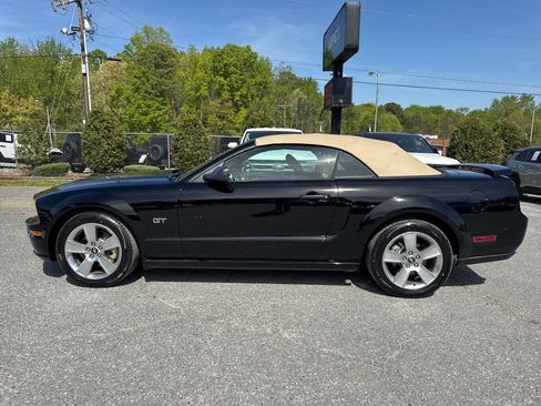 Used 2006 Ford Mustang GT image 2