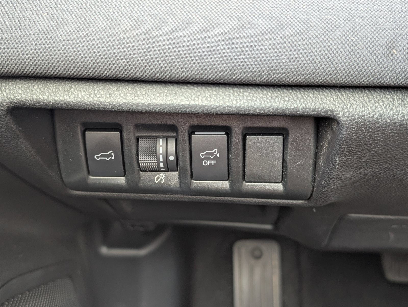 Used 2023 Subaru Outback Premium AWD/4WD image 12