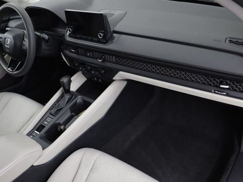 Used 2023 Honda Accord EX image 19