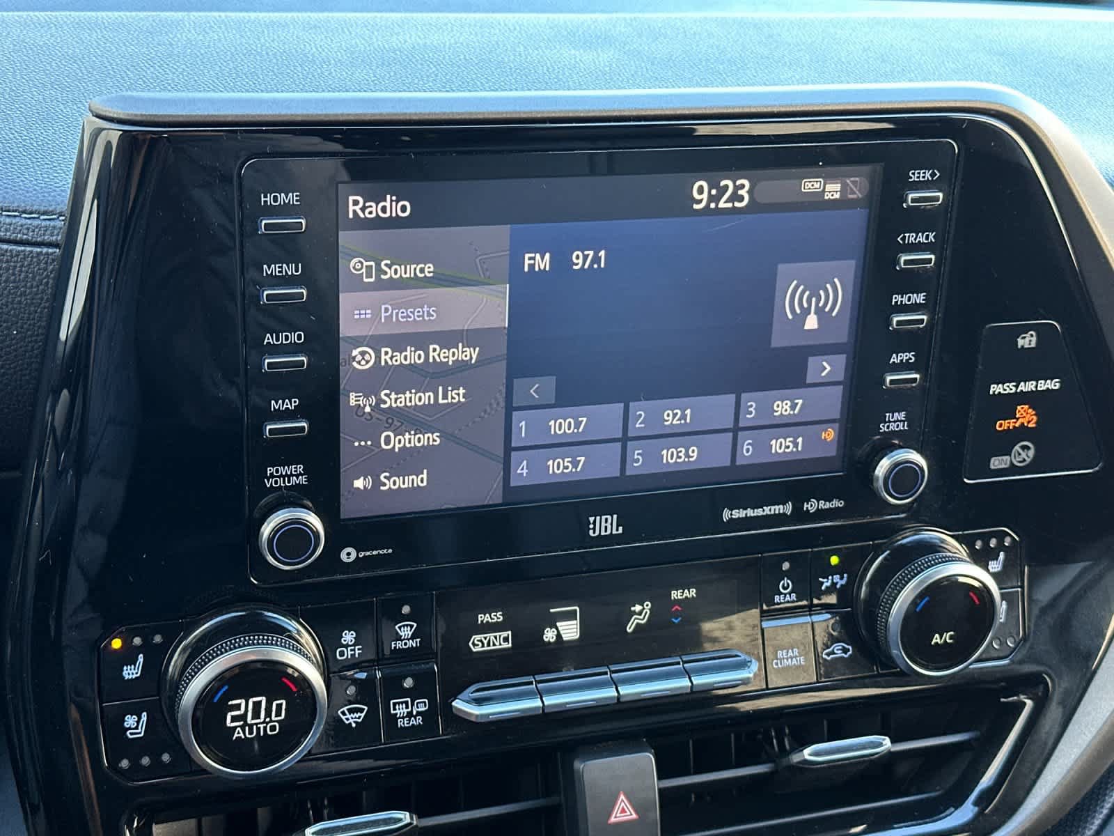 Used 2020 Toyota Highlander Limited AWD/4WD image 19