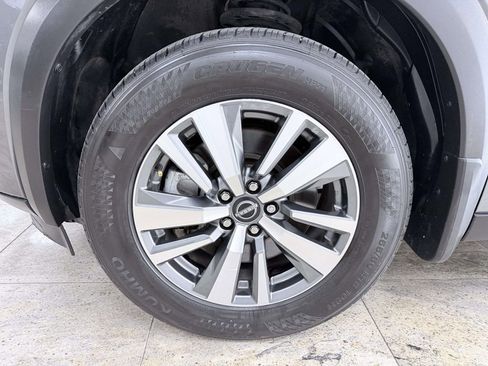 Used 2025 Nissan Pathfinder SL AWD/4WD image 10