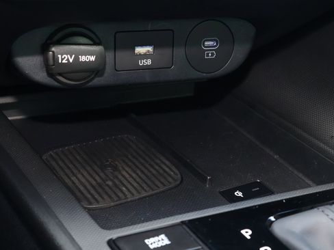 Certified 2025 Hyundai Elantra Sport image 25