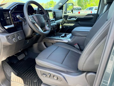 New 2026 Chevrolet Silverado 2500 LTZ w/ LTZ Plus Package AWD/4WD image 13