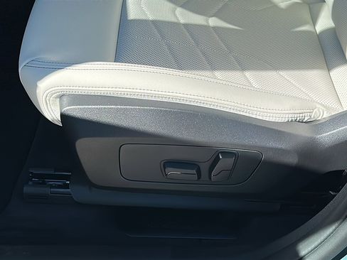 New 2026 BMW X1 xDrive28i w/ Technology Package image 12