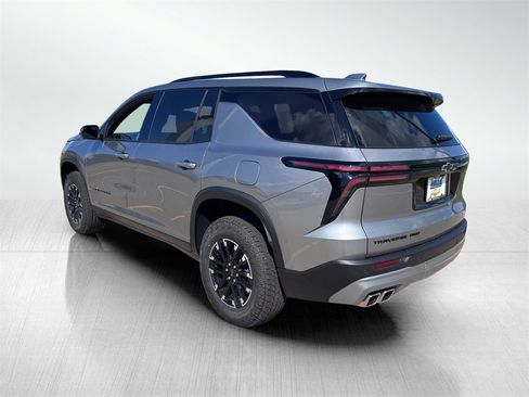 Used 2025 Chevrolet Traverse High Country image 7