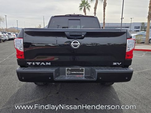 Used 2022 Nissan Titan SV image 5
