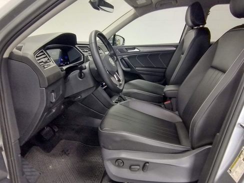 Certified 2024 Volkswagen Tiguan SE image 24