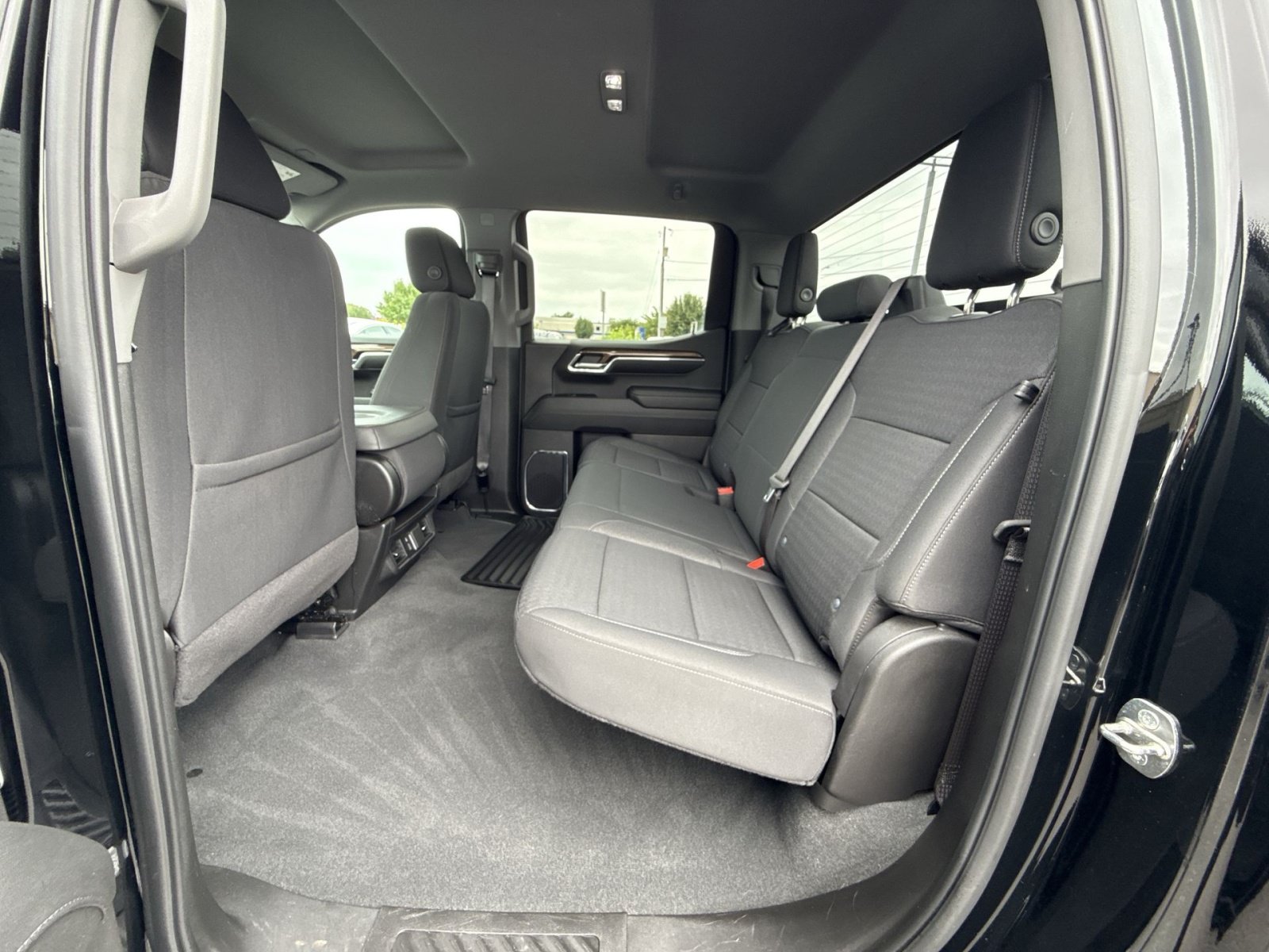 Used 2024 Chevrolet Silverado 1500 LT AWD/4WD image 23