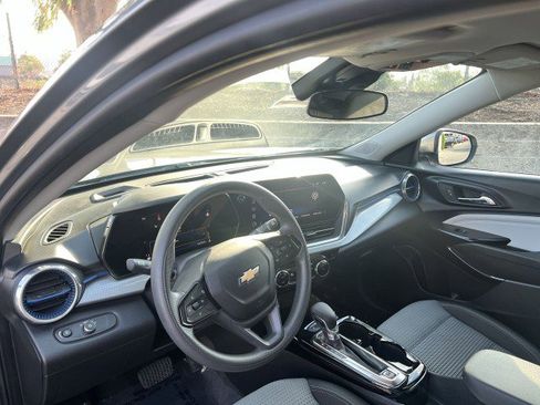 Used 2024 Chevrolet Trax LT image 10