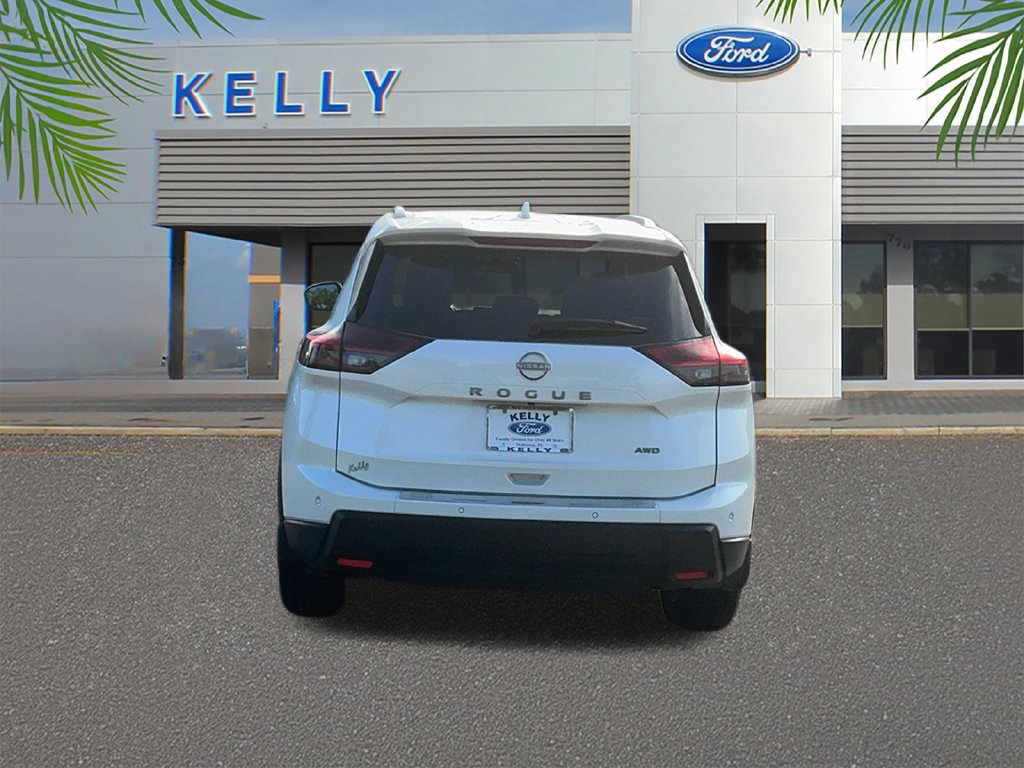 Used 2025 Nissan Rogue SV w/ SV Premium Package AWD/4WD image 4