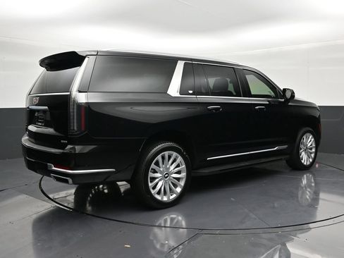 Used 2026 Cadillac Escalade ESV 2WD image 5