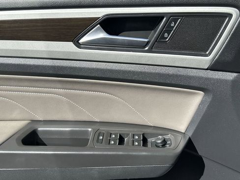 Used 2023 Volkswagen Atlas SE image 23