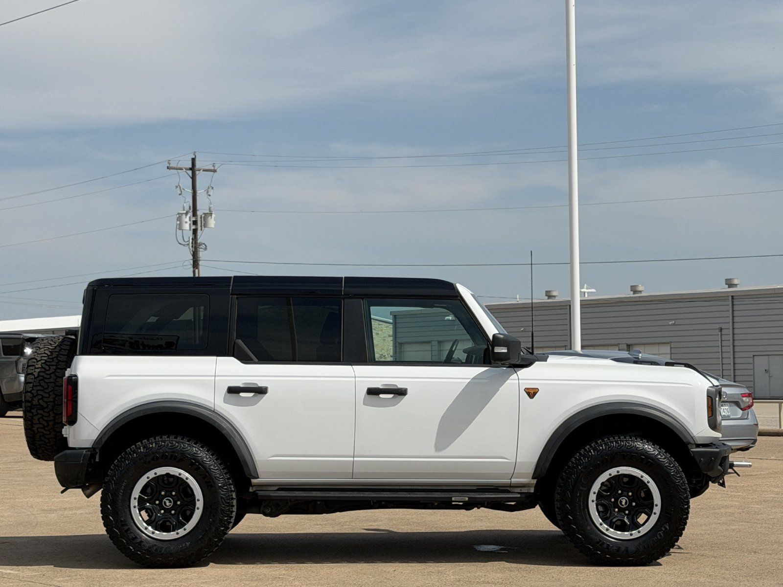 Used 2024 Ford Bronco Badlands AWD/4WD image 3