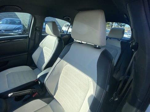 Used 2015 Volkswagen Jetta Sport image 5