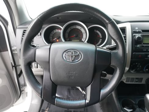 Used 2012 Toyota Tacoma 2WD Access Cab w/ SR5 Pkg image 16