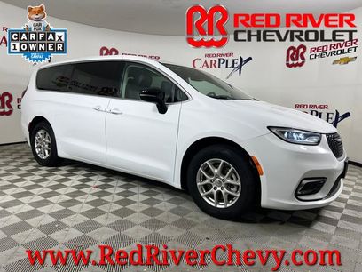 Used 2024 Chrysler Pacifica Touring-L