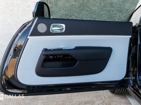 Used 2020 Rolls-Royce Wraith image 33