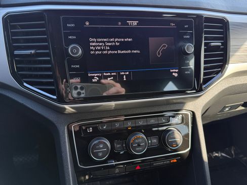 Used 2022 Volkswagen Atlas Cross Sport SE image 12