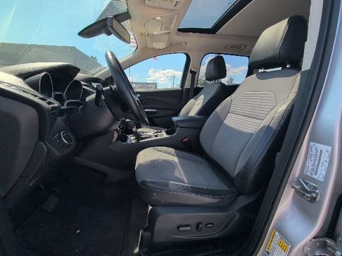 Used 2017 Ford Escape Titanium FWD image 4