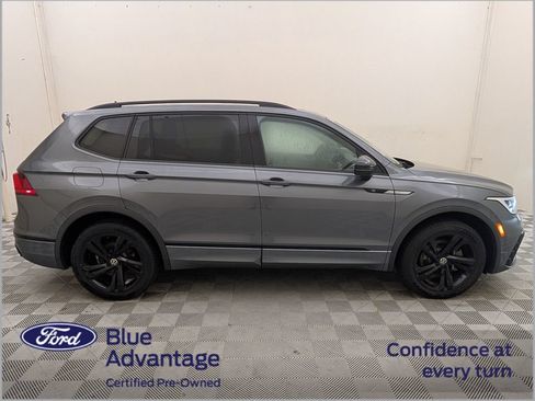 Used 2023 Volkswagen Tiguan SE R-Line FWD image 2