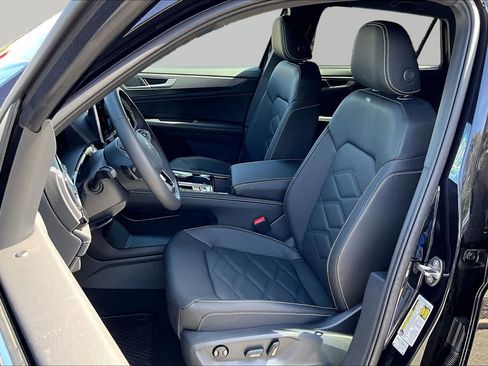 New 2026 Volkswagen Atlas Cross Sport SE FWD image 9