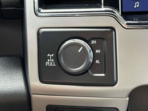 Used 2022 Ford F250 Lariat w/ Black Appearance Package AWD/4WD image 21