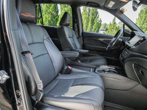 Used 2023 Honda Passport TrailSport image 32