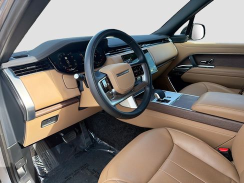 Used 2025 Land Rover Range Rover SE image 27