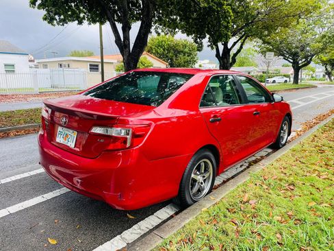 Used 2012 Toyota Camry LE FWD image 5