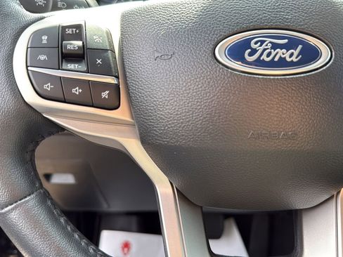 Used 2023 Ford Explorer XLT w/ Equipment Group 202A RWD image 16