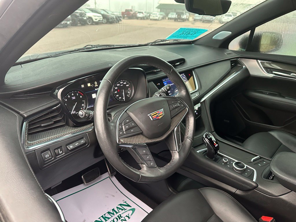 Used 2023 Cadillac XT5 Sportv w/ Technology Package AWD/4WD image 2