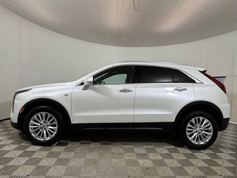Used 2024 Cadillac XT4 Luxury w/ Cold Weather Package AWD/4WD image 4