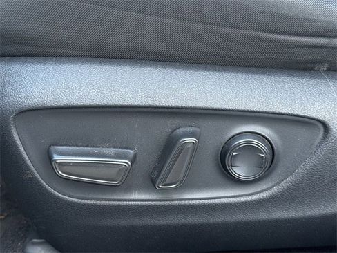 Used 2021 Toyota RAV4 XLE image 28